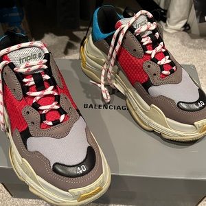 Balenciaga triple S sz 40 NWT